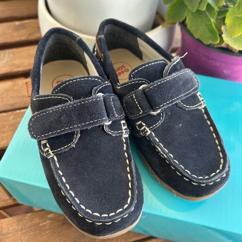 Gioseppo kids moccasins size 27 like new, blue