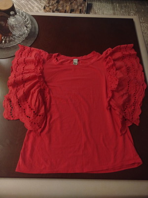 Blouse with lace sleeves like new, pink-coral, size M