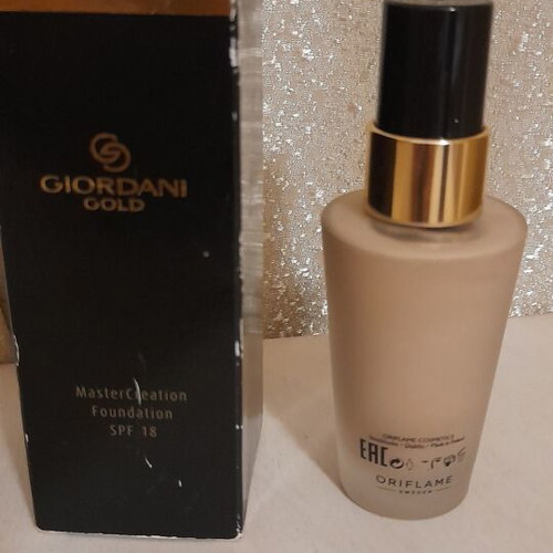 Oriflame Giordani Gold Liquid Make Up MasterCreation SPF 18 new