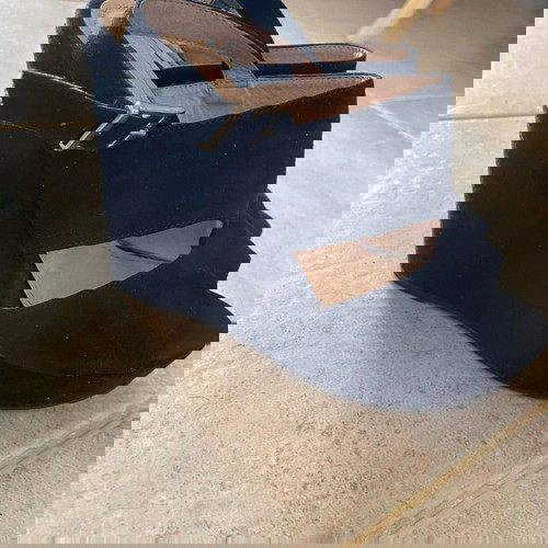 Πλατφόρμες μεταχειρισμένες, μαύρες καστόρινες, μέγεθος 38, 11 εκ.