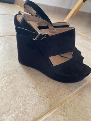 Πλατφόρμες μεταχειρισμένες, μαύρες καστόρινες, μέγεθος 38, 11 εκ.