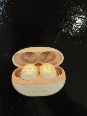 Realfit F3 In-ear Bluetooth Handsfree earbuds beige new