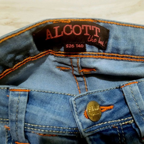 Alcott women's jeans like new, size 26, light blue stretch