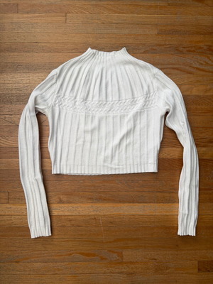 Μπλούζα μάλλινη κοντή λευκή μέγεθος medium μεταχειρισμένη