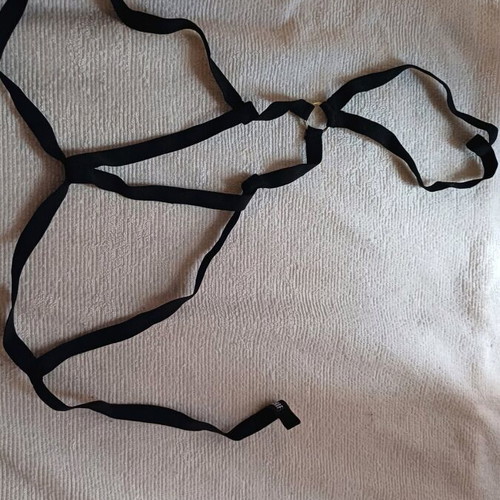 Chest and neck chokers like new, set of 4 black pieces