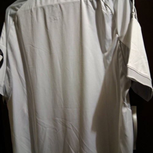 Real Madrid home jersey like new, size Medium
