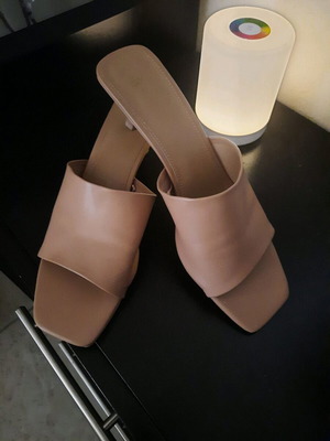 Mules with kitten heel H&M like new, beige