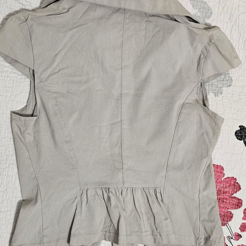 Set with Vest and High-Waisted Pants like new, elastic fabric, gray and beige