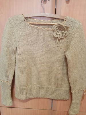 Handmade sweater used with flower beige, size S