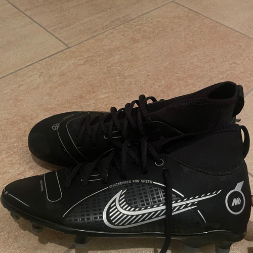 Nike Mercurial Superfly 8 Club MG Shadow football shoes like new, size 37.5