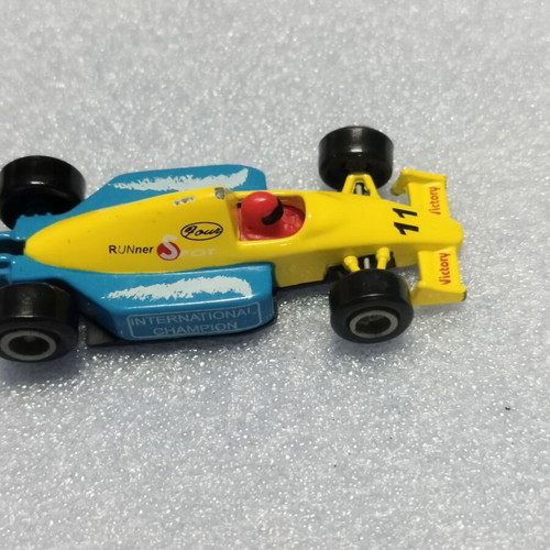 Set of 3 toy cars like new