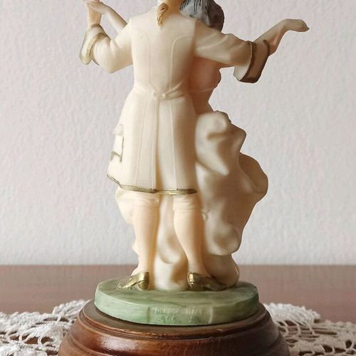 Dancing Couple Porcelain Decorative Figurine like new vintage