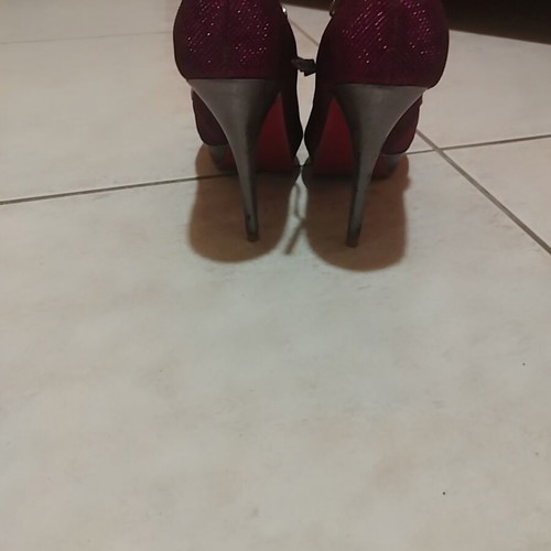 Peep Toe Paris Hilton Shoes like new, purple, size 36