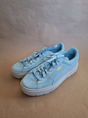 PUMA Suede Platform like new turquoise athletic shoes size 40.5