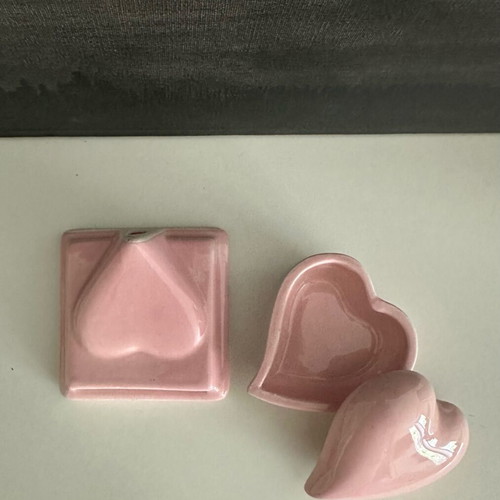 Vintage ceramic heart jewelry box and frame set pink like new