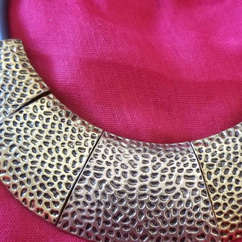 Necklace used impressive