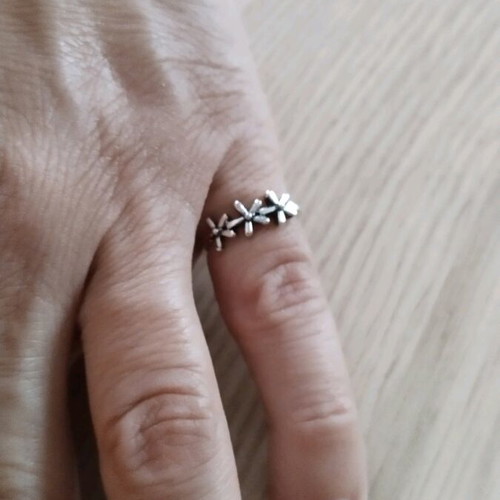 Zinc alloy ring new, size 5 for pinky finger
