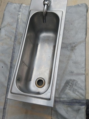 Ανοξείδωτο λανζάκι χεριών με βρύση σαν καινούργιο