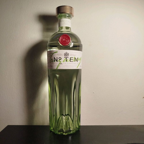 Tanqueray No 10 Gin new, unopened