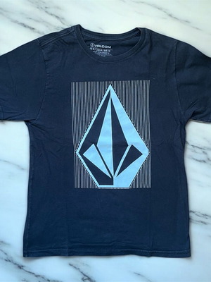Volcom boys' t-shirt size M black like new
