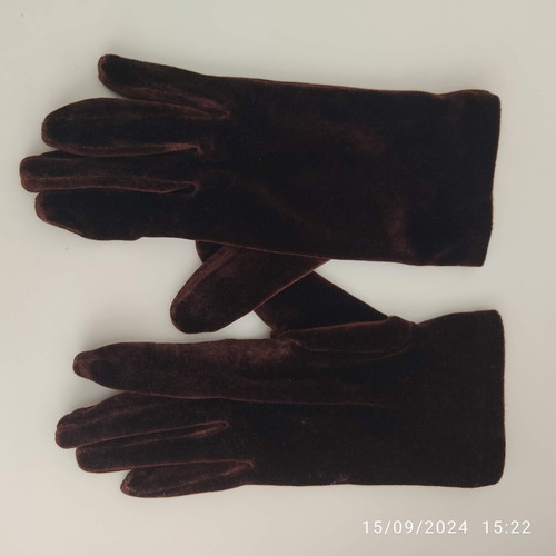Velvet brown gloves like new