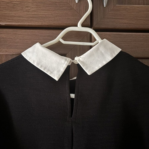 Black short dress with pearl collar like new, size M