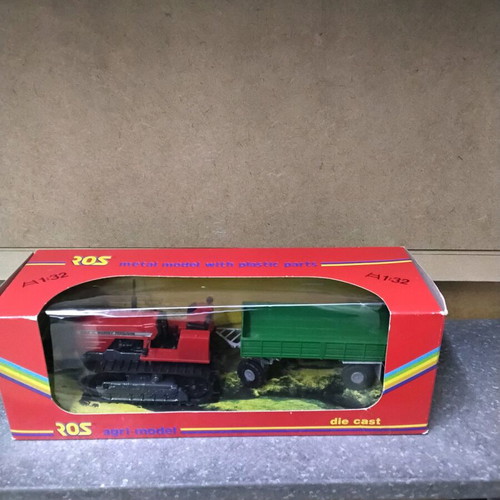 Massey Ferguson 294C crawler tractor new, metal-plastic model 1:32 scale