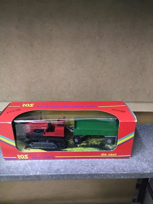 Massey Ferguson 294C crawler tractor new, metal-plastic model 1:32 scale