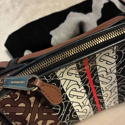 Burberry small leather bag new, brown multicolor