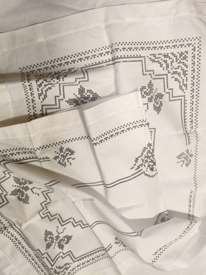 Semain Interkent stamped cross-stitch embroidery on linen-cotton fabric new