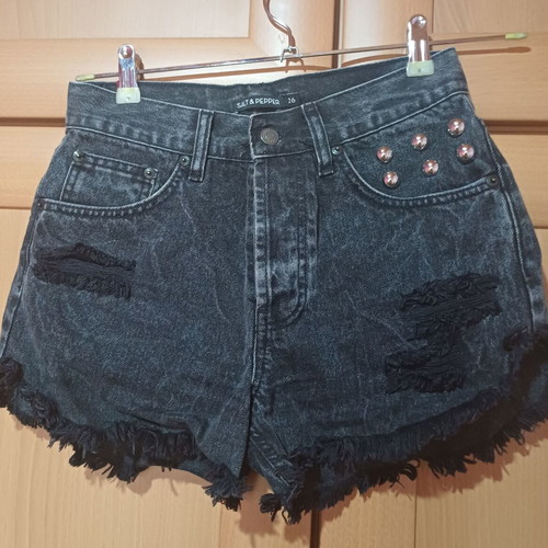 Salt n' pepper black shorts like new, size 26