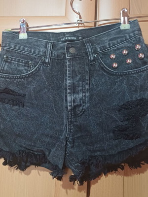 Salt n' pepper black shorts like new, size 26