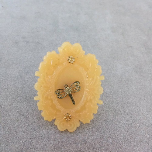 Handmade ring used, yellow gold color