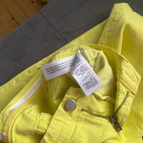 DKNY slim yellow jeans like new