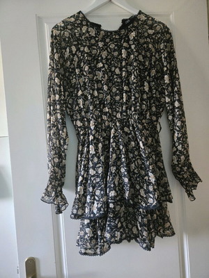 Zara Short Dress Size M Black Like New