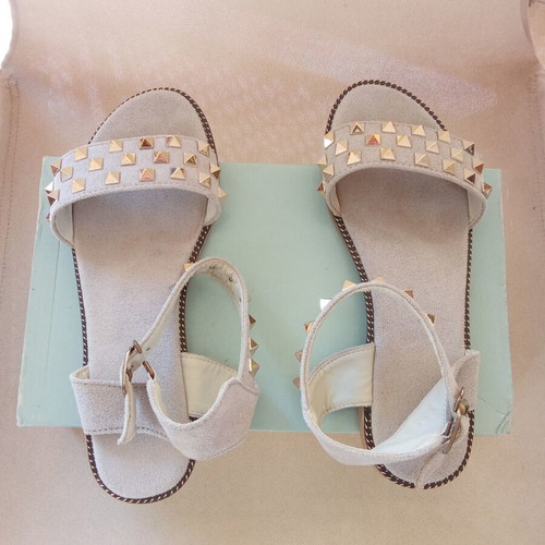 Flat sandals gray size 36 like new with gold studs