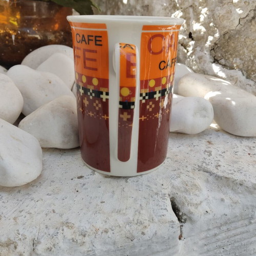 Finecasa Lifestyle ceramic coffee mug with retro Cafe design