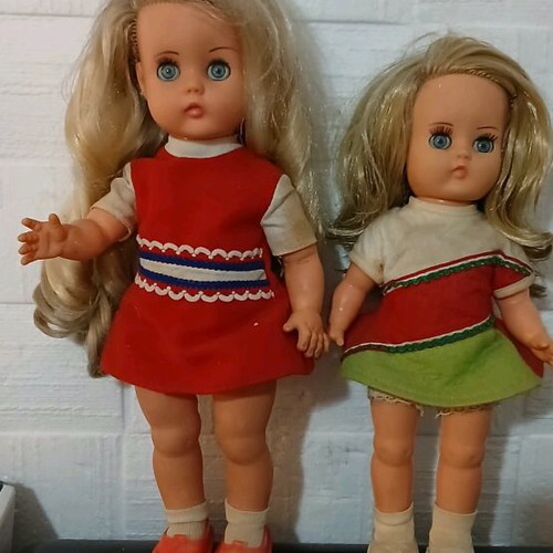 Vintage Bella dolls pack of two in very good condition