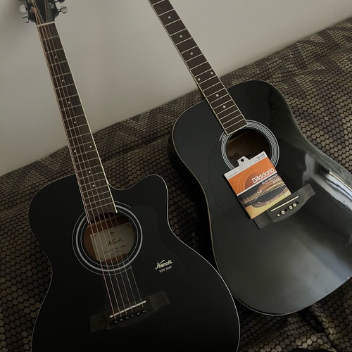 Acoustic guitars like new with cases, left and right handed