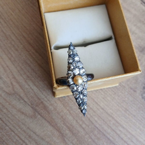 Silver ring with zirconia and pearl size 8.5 used