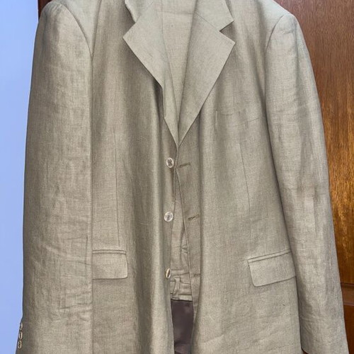 Linen suit like new, mustard color