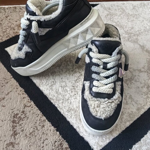 Valentino sport shoes used, size 38, rare model