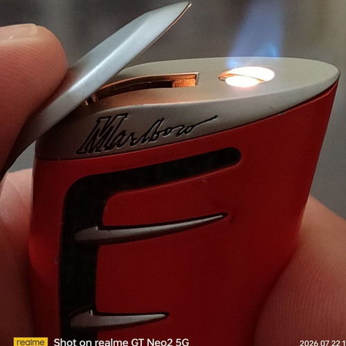 Marlboro adm AO065 metal lighter used, red racing style