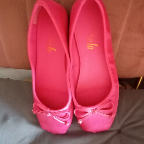 Ballerinas like new, silk quality, size 37, red and pink