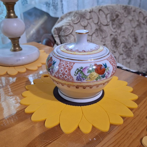 Porcelain sugar bowl like new with painted fruits