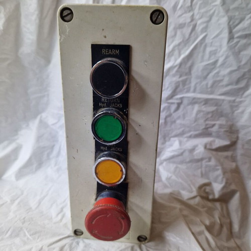 Control panel with 3 buttons and stop button used