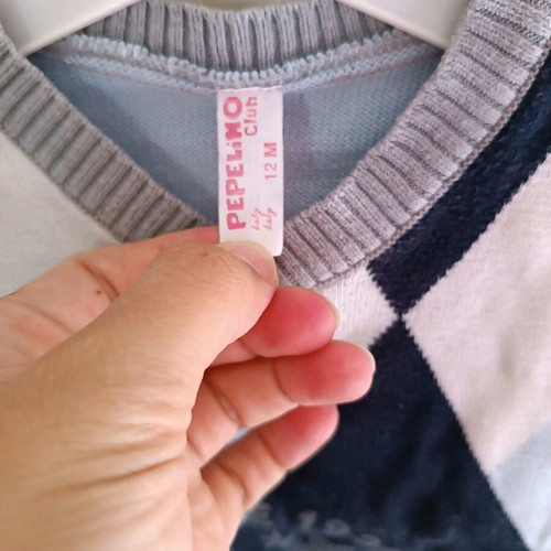 Sleeveless pullover for boy like new, 12 months