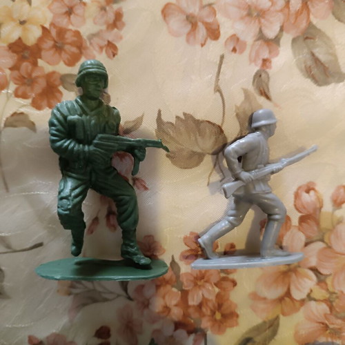 Plastic Military Figures like new, 160+ large scale 1:24
