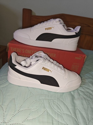 Puma Shuffle Sneakers unisex new, black and white, size 38