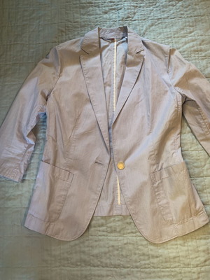 Uniqlo summer cotton blazer size XS with thin stripe and 3/4 sleeves like new